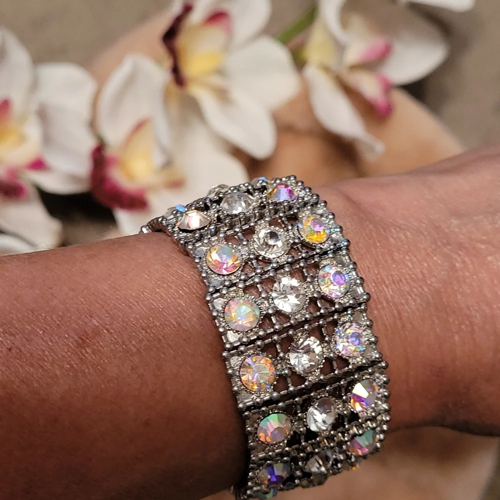 J Lo Multi-Color Bling Expandable Bracelet - Picture 5 of 8